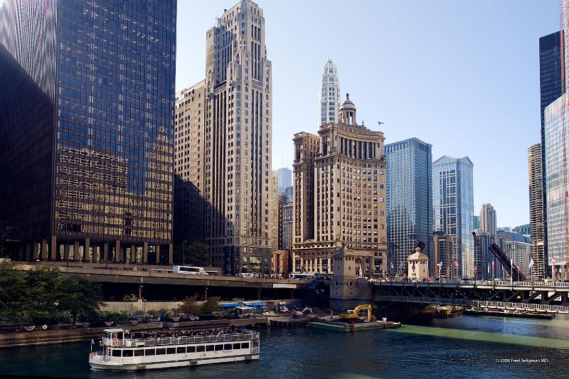 20081030_121117 D3 2x3 P1 srgb.jpg - View along the Chicago River